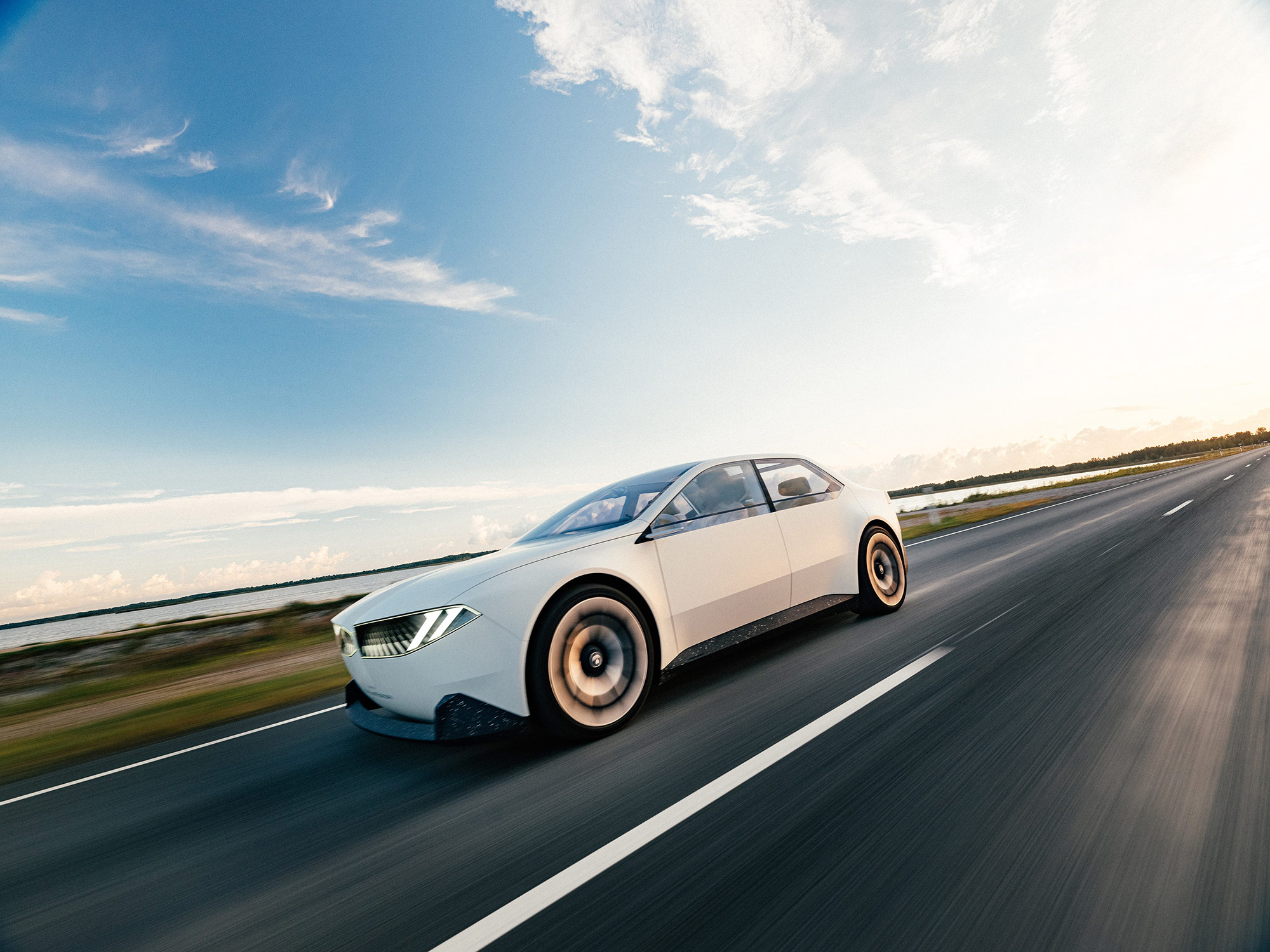 致敬历史，更定义未来 BMW新世代概念车智能座舱为热爱驾驶者设计
