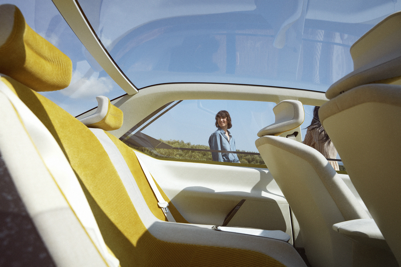 致敬历史，更定义未来 BMW新世代概念车智能座舱为热爱驾驶者设计